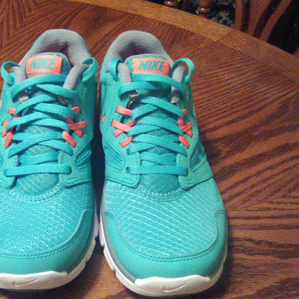 Nike Flex Experience RN 3 tennis shoes - Picture 2 of 2